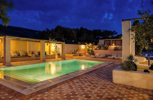 Ampelas Villa | Casa Miel