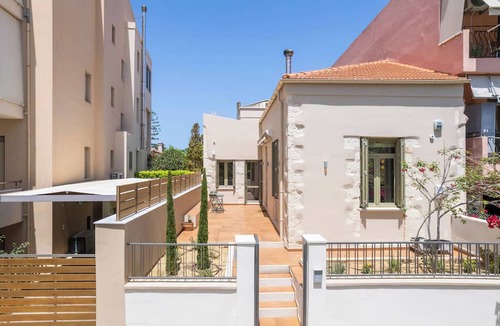 Halepa House | Lithos Residence
