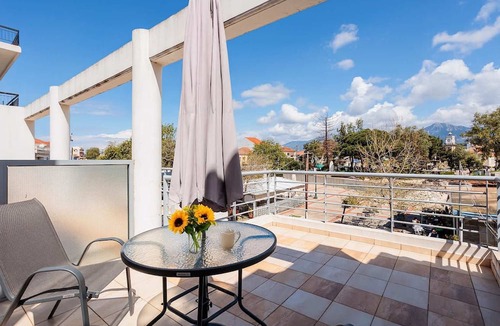 Filiatra Apartment | Filiatra Cozy Central Gem With Balcony