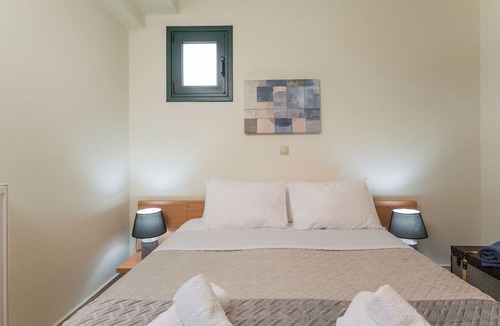 Stalos Apartment | Casa Barbara