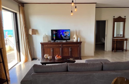 Rethymno Apartment | Beachfront Paradise