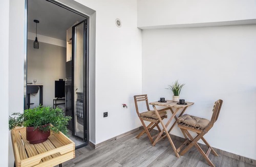 Petralona Apartment | Sway - Chic 1-BR Apt & Balcony in Athens