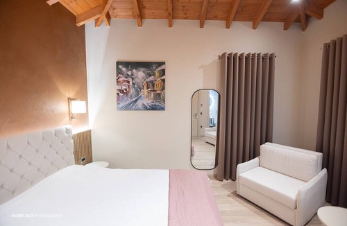 Korce Hotel | Moonlight Serenade