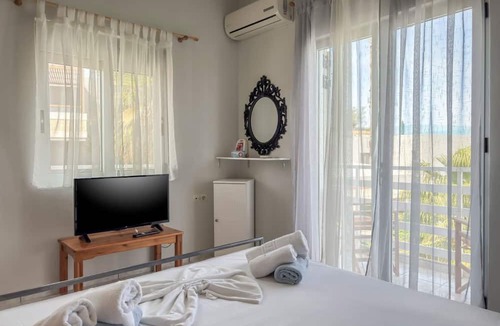 Agii Apostoli Apartment | Alisahni Home 1