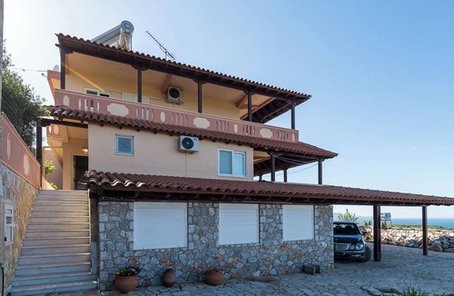 Polemarchi Apartment | Stunning Views Flat w. Pool, Explore Crete’s Bestnn