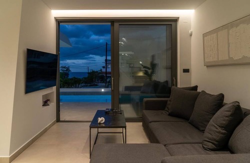 Anissaras Villa | Aethra Deluxe Villa With Pool 700m From Beach