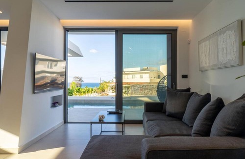 Anissaras Villa | Aethra Deluxe Villa With Pool 700m From Beach