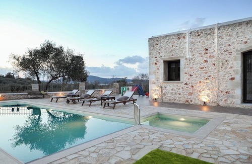 Varipetron Villa | Heliopetra Lux Villa with private Pool