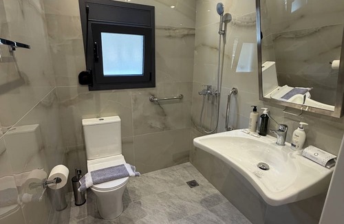 Mirties Hotel | Kaloniki Rooms & Suites
