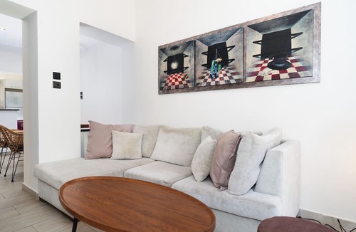 Thissio Apartment | Modern Apartment in Thiseio with Balcony