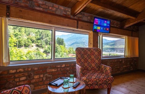 Elbasan County Hotel | Hani i Taulant Shahinit