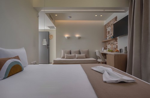 Flogita Hotel | Sandy Seaside Suites