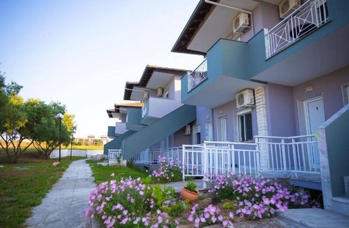 Kassandra Villa | Standard Double Room - Marele Hills Apartments