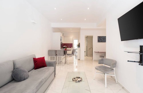 Pangrati Apartment | Sophisticated Modern Apt in Athens