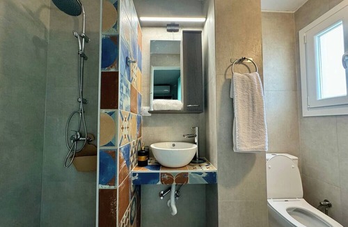 Volos City Centre House | Modern Family Retreat