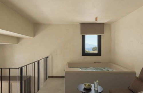Mikri Vigla Hotel | The Key