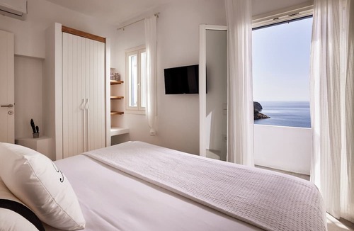 Vathi Hotel | Eutopia Suites Sifnos