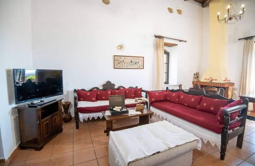 Skouloufia Villa | Roupes Stone House in Roupes