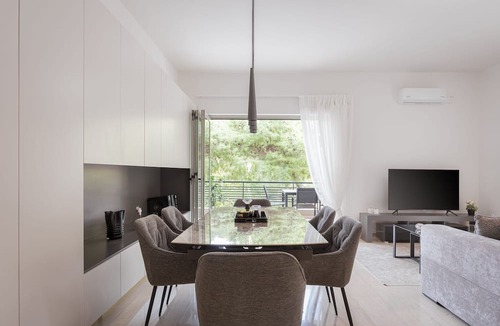 Vouliagmeni Apartment | Vouliagmeni Stylish Apartment