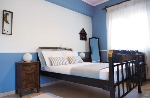 Perivolia Villa | Niko's art Villa in Chania