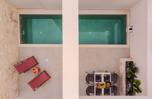 Santorini Villa | Sugarwhite Suites