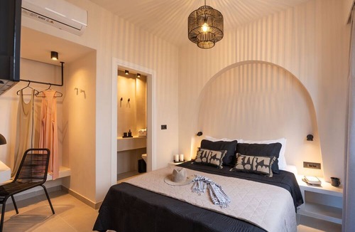 Santorini Villa | Sugarwhite Suites
