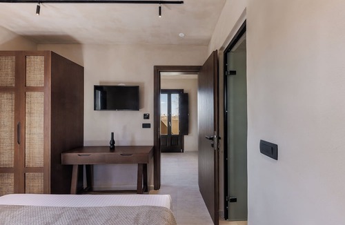 Messaria House | Hidden Hills