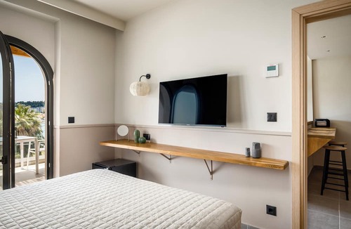 Kontokali Hotel | Loadstar Rooms & Suites