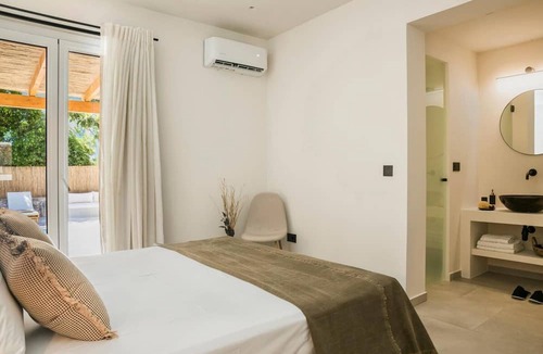Argostoli Town Villa | Mystique Lagoon Villa