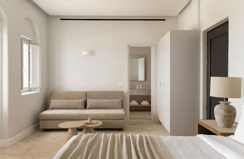 Imerovigli Hotel | NĒRO Hotel