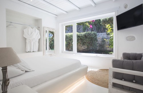 Parikia Hotel | Paros Palace Adults Only