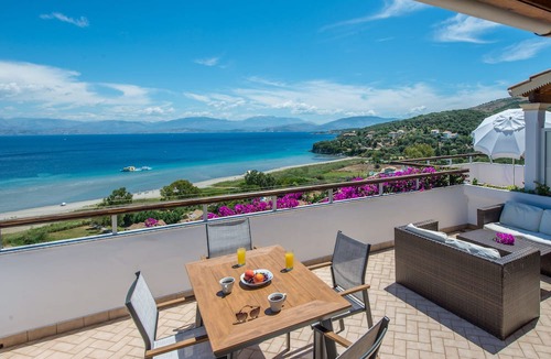 Apraos House | Dionysos Apartments