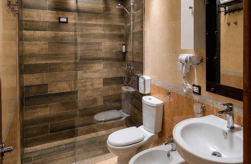 Berat House | Guva Stone House Mangalem