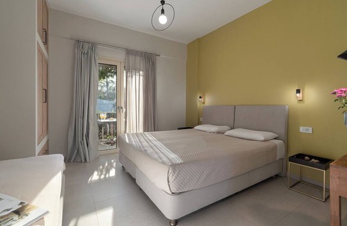 Porto Koukla Hotel | Lemonia Accommodations