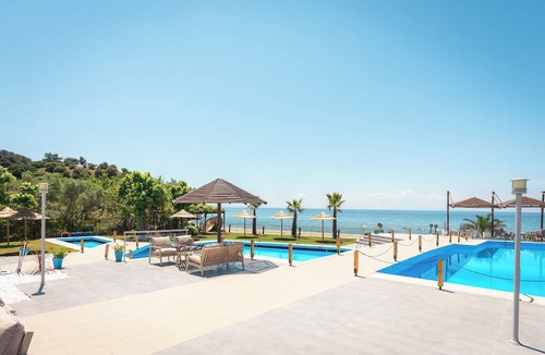 Potos Hotel | Kamari Beach Hotel