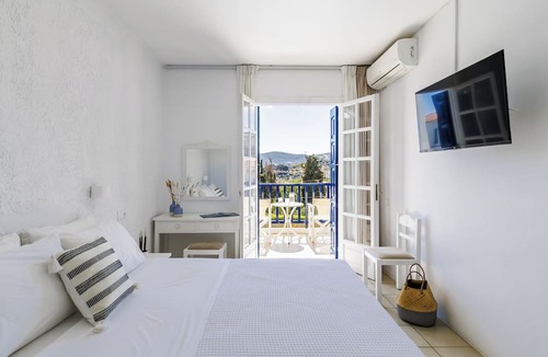 Skopelos Town Hotel | Aperitton