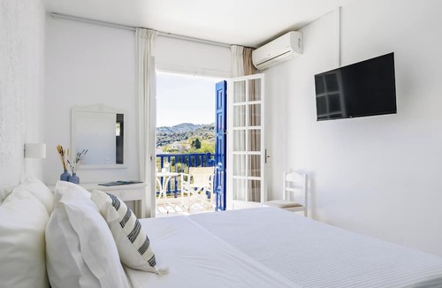 Skopelos Town Hotel | Aperitton