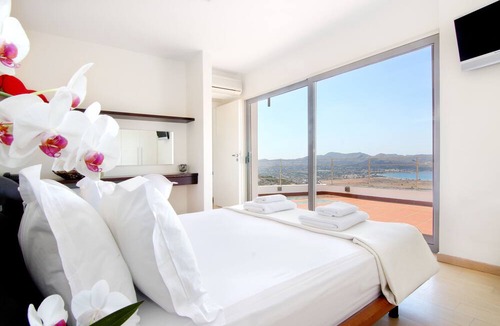 Anavyssos Villa | Villa Take Off