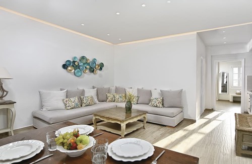 Ornos Hotel | Erato Hotel Mykonos