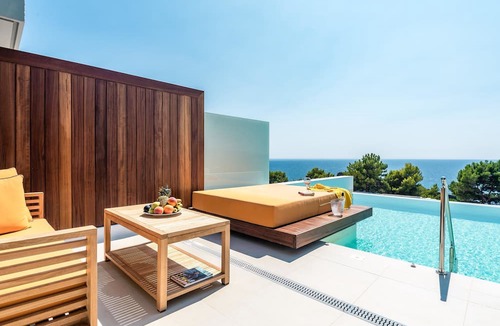 Lassi Hotel | White Rocks Hotel Kefalonia