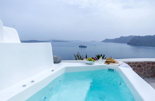 Oia House | Cleo's Dream Villa