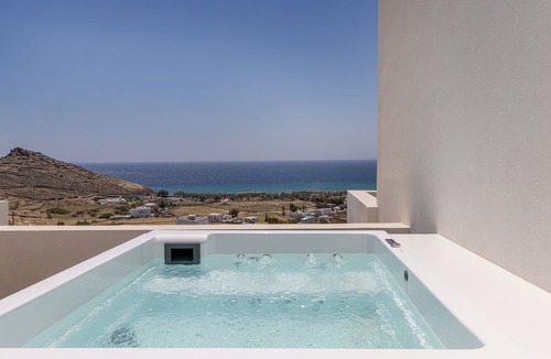Agios Fokas Apartment | 2 BDR Sea View Suite with Outdoor Jet Tub | Aura Gres