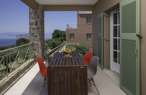 Kontos House | Aegina Colors