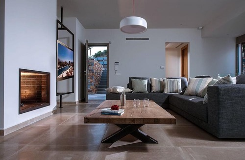 Agios Nikolaos Town Villa | 3 bedroom villa close to a sandy beach