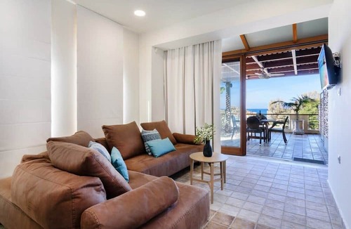 Daratsos Apartment | Xenios Dias Luxury Apartments With Sea View | 2