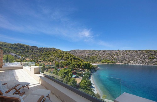 Katakali Villa | Crystal View Villa by Unique Villas Collection