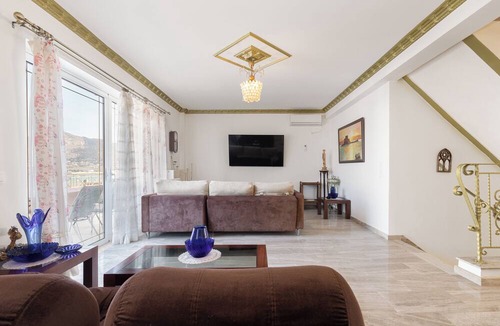 Salamis Villa | Apartment 'Golden Seaside House number 1' with Sea View, Garden & Wi-Fi