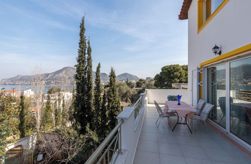 Salamis Villa | Apartment 'Golden Seaside House number 1' with Sea View, Garden & Wi-Fi