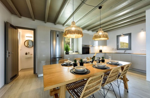 Piso Livadi Villa | Rising Moon villa with pool, near the beach