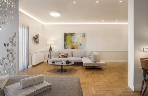 Ilisia Apartment | Chic central Athens apartment at Mavili sq.